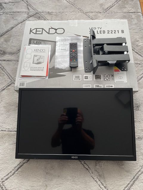 KENDO LED Stereo Fernseher 24 Zoll.Diagonale 60 cm. WIE NEU in Dachau