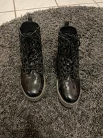 BUGATTI Stiefeletten Boots schwarz Leomuster Gr. 38 Niedersachsen - Emmerthal Vorschau