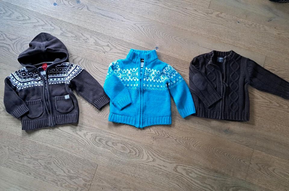 Warme Winterjacken Strickjacken Pullover Esprit H&M 86 92 98 in Kreuzau