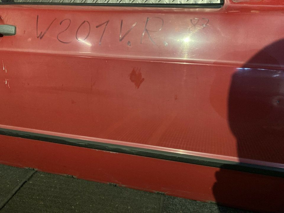 Tür vorne rechts Beifahrertür Mercedes 190 W201 rot W003 in Coswig (Anhalt)