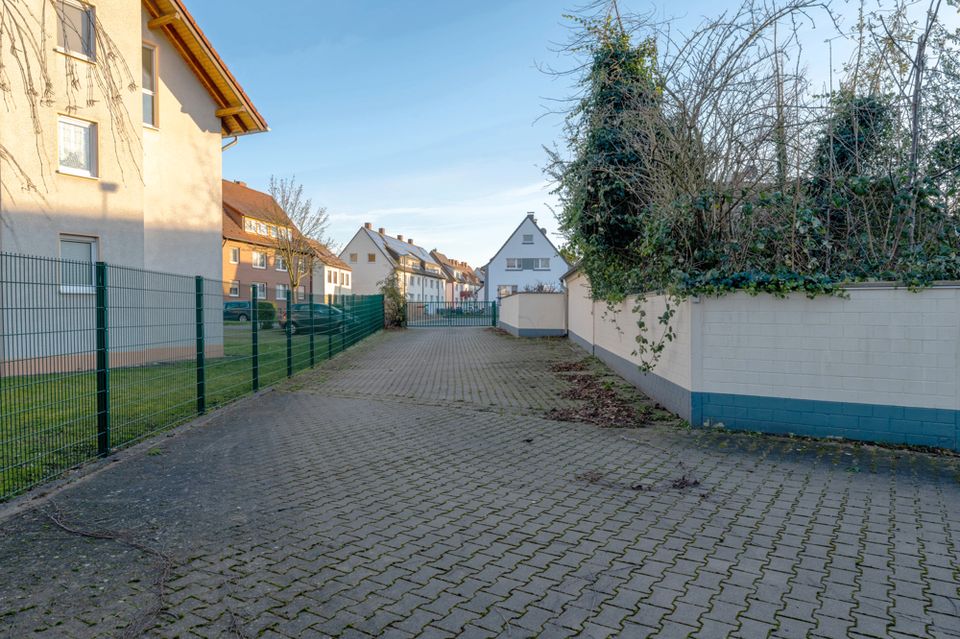 Halle mit 2-Familienhaus in verkehrsgünstiger Lage Grundstück ca. 3.868 m², Halle ca. 840 m² in Lünen