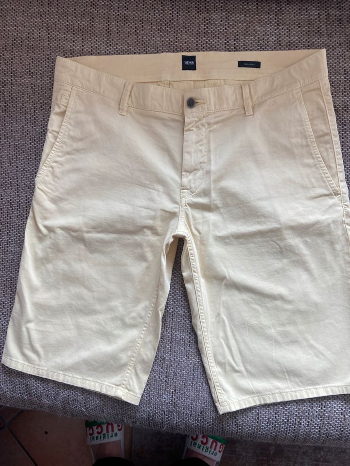 Boss Herren Shorts Neu, Gr 36, Gelb, Cotton Twill in Velbert