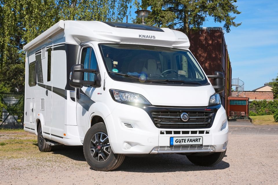 Wohnmobil zum Mieten Knaus Sky TI 4 Personen SAT/TV  ab €99,00 in Berlin