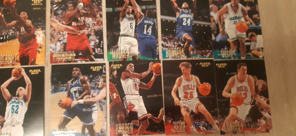 24 NBA Karten Fleer 96-97 in Freiburg im Breisgau