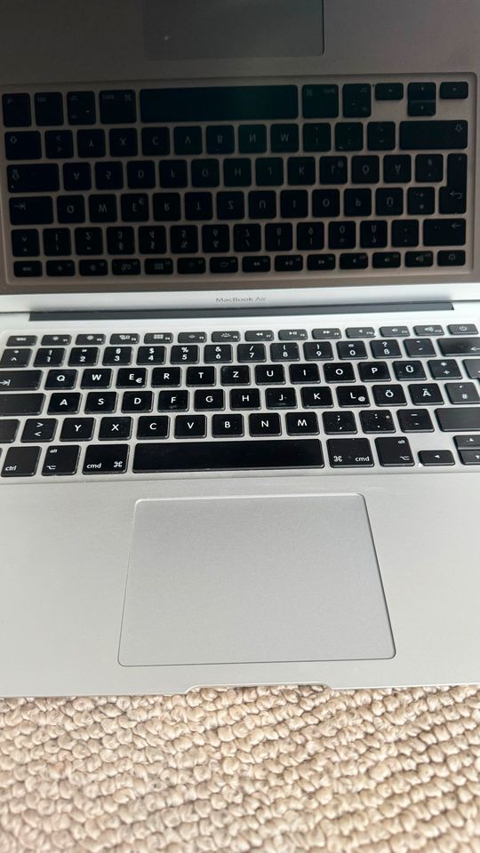 MacBook Air 2Ghz Intel Core i7 8GB RAM 256GB SSD in Rostock