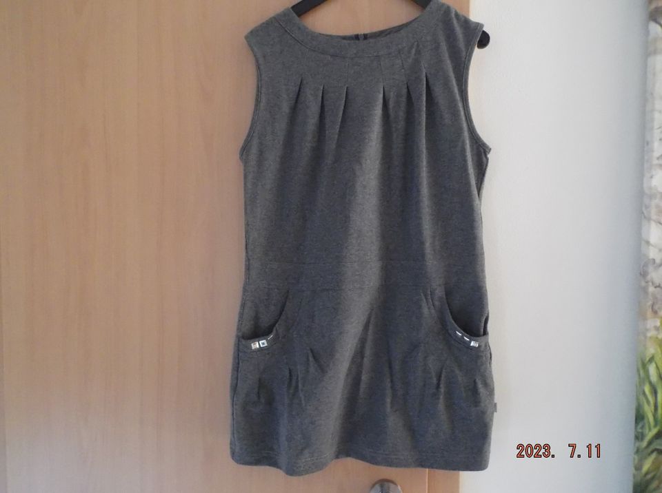 Trägerkleid Shirtkleid ärmellos grau Größe 158 neuwertig in Bingen