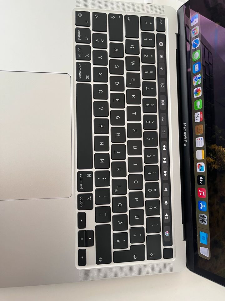 Apple MacBook Pro M1 2020 in Stuttgart