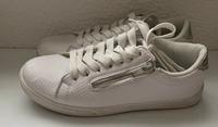 Damen, Sneaker, weiß, seitlich einen Reißverschluss, Gr. 39 Hessen - Limburg Vorschau
