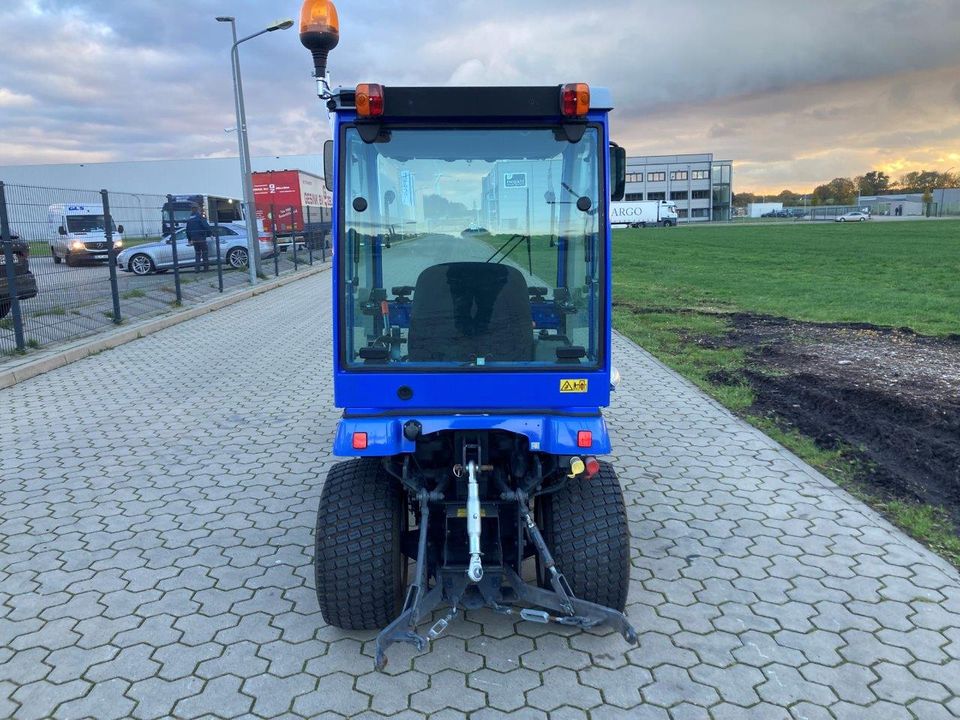 Iseki TGX 237 Schlepper, Trecker mit Kehrmaschine & Sichelmäher in Oyten