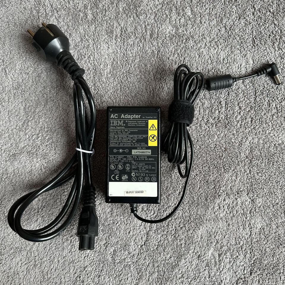 IBM AC ADAPTER FOR THINKPAD 310 in Hamburg