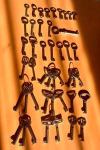 10 antike Schlüssel, Truhe, Kasten, Geldassette, Kasse, Schloß