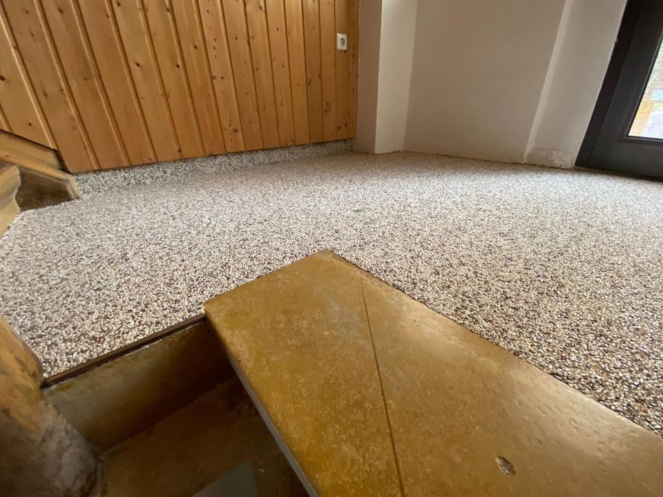 Fugenloser Boden Industrieboden Garage Steinteppich Sanierungen in Elztal