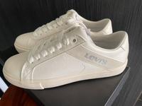 Tolle und ungetragene Levi’s Sneaker 37 weiß München - Milbertshofen - Am Hart Vorschau