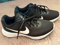 Nike Revolution 6 wie neu 37.5 Turnschuhe Sachsen - Großenhain Vorschau