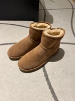 UGG - Winterstiefel (Mid) München - Pasing-Obermenzing Vorschau