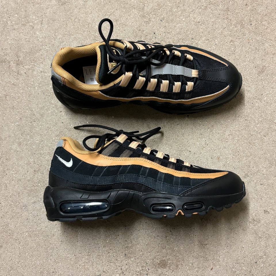 Nike Air Max 95 Black Elemental Gold Schwarz Grau 43 Neu in Köln