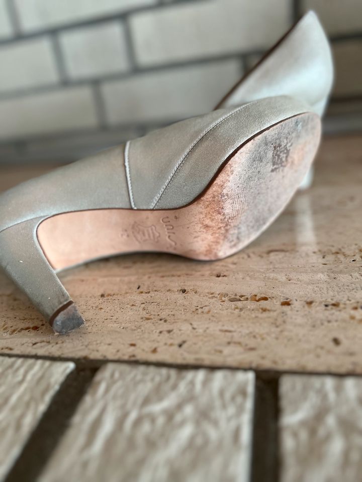 Top! Unisa Pumps Brautschuhe Highheels champagne, Grösse 42 in Eimsbüttel -  Hamburg Schnelsen | eBay Kleinanzeigen ist jetzt Kleinanzeigen