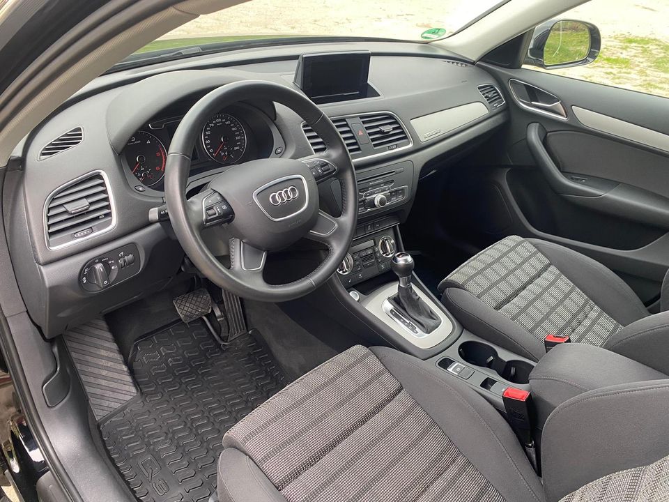 Audi Q3 2.0TDI QUATTRO DSG in Langenfeld