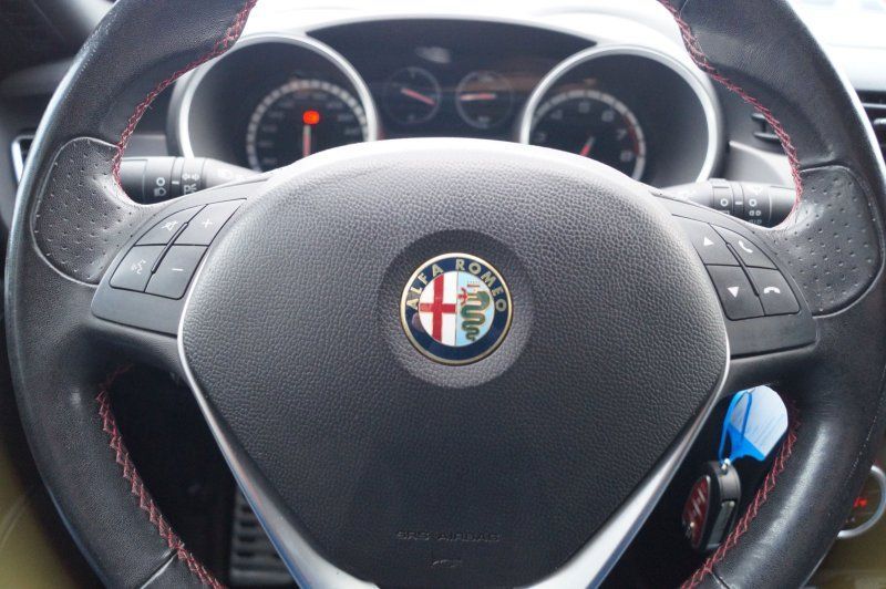 Alfa Romeo Giulietta Turismo 1,4 120PS BI-Xenon/8*Alu/Temp. in Hohenwarsleben