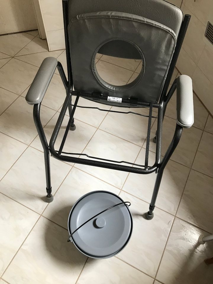 Toilettenstuhl TS 130 von Drive Medical in Nessetal