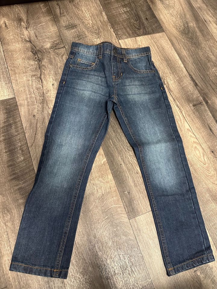 Jako o Jeans wie neu 122 mit Knopf in Zülpich