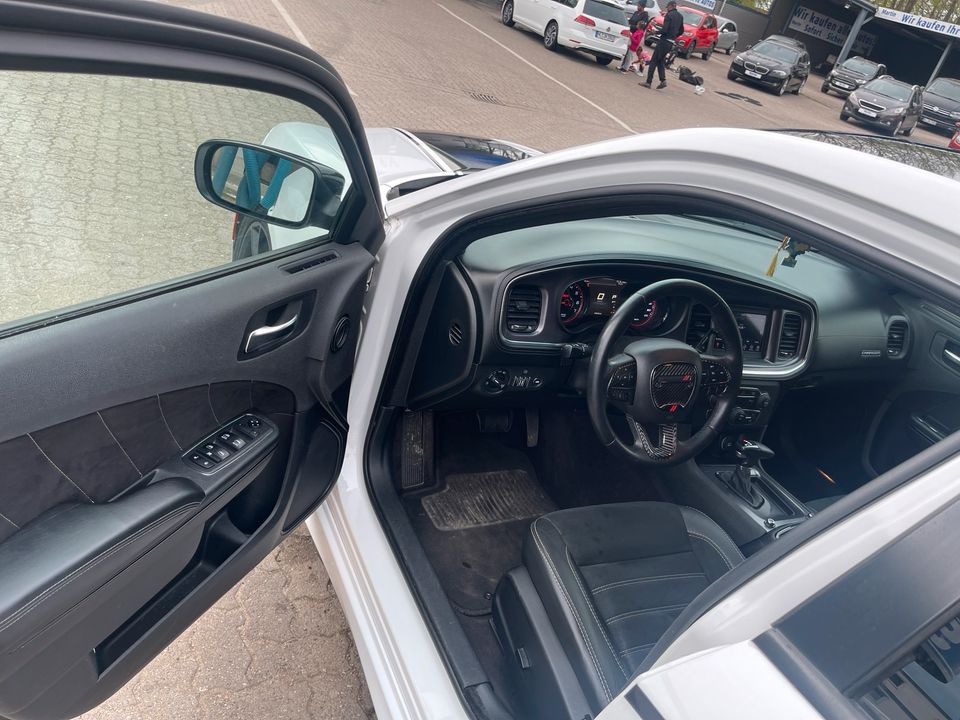 Dodge Charger SXT 3,6 V6 Automatik in Lübeck