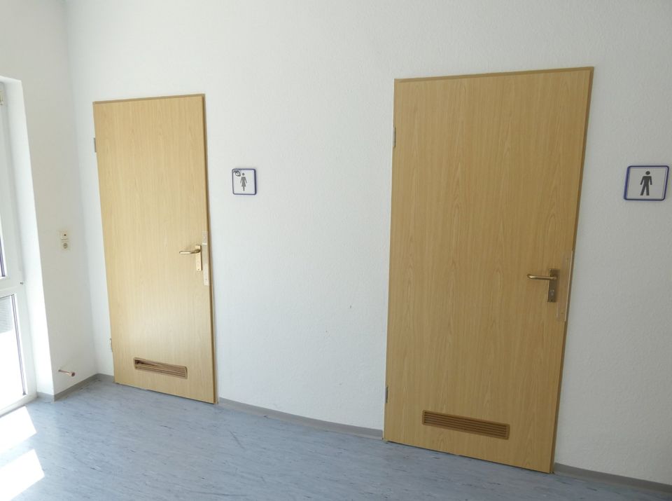 Moderne, helle Büroräume & Konferenzraum (208 m² od. flexibel teilbar) in Gewerbekomplex in Annaberg in Annaberg-Buchholz