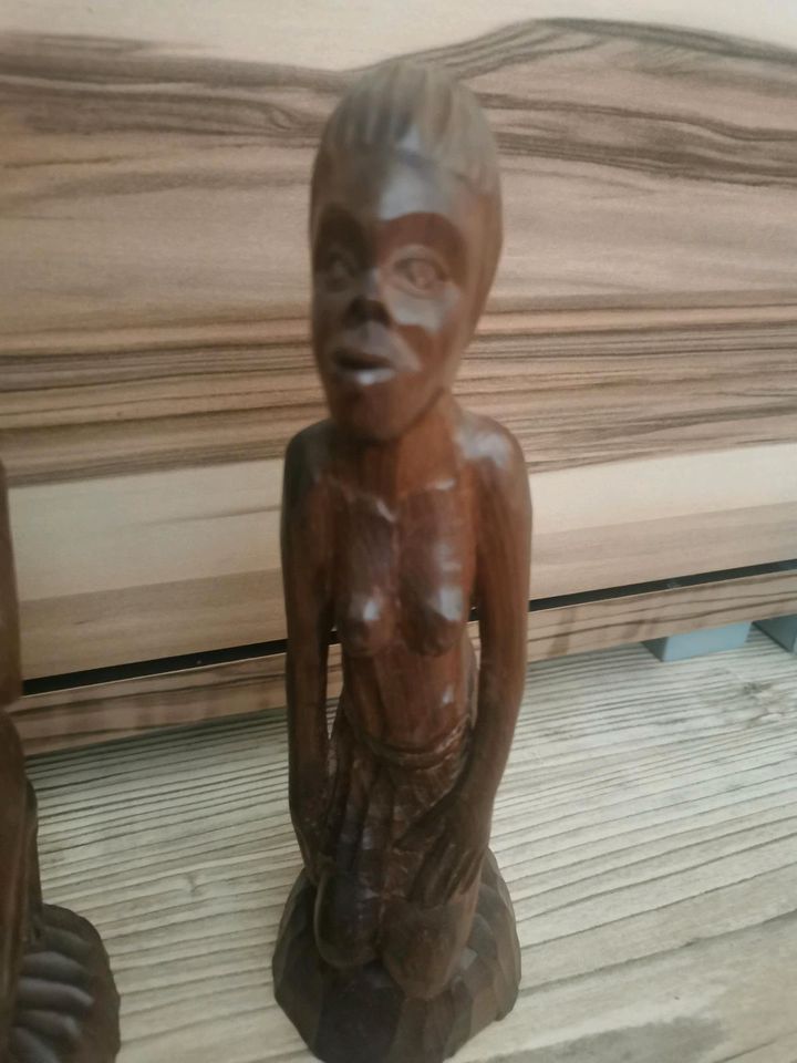 Deko Afrika Figuren Holz geschnitzt in Gommern