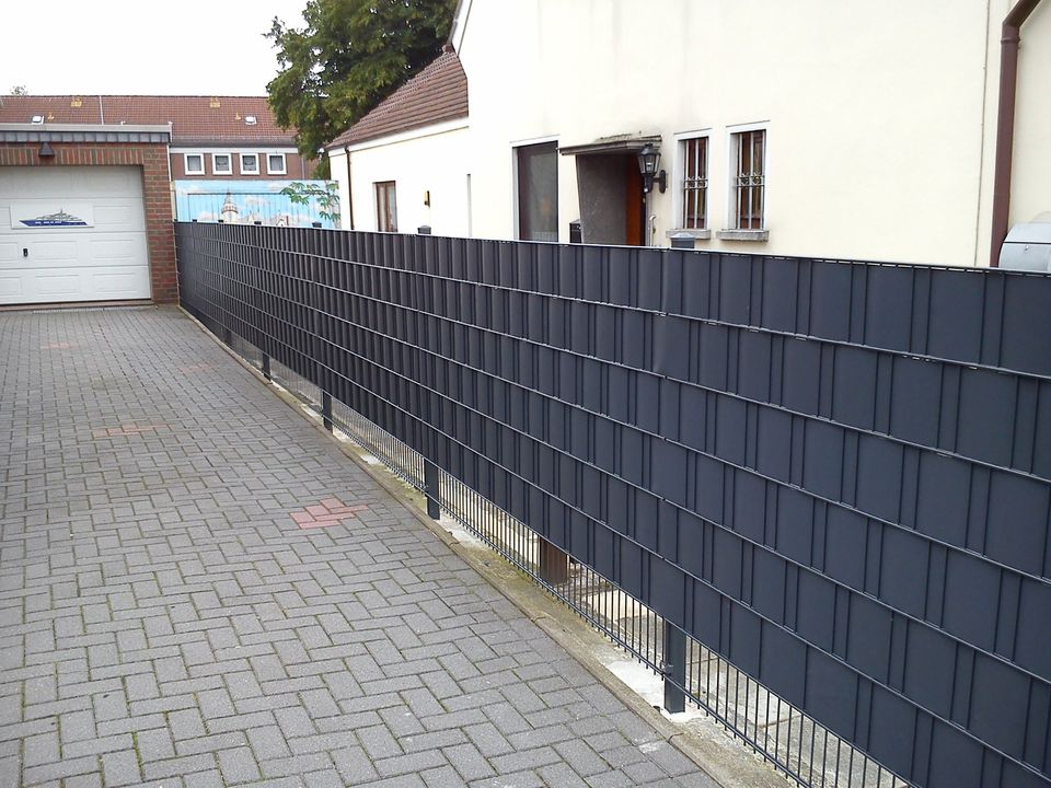 Zaunbau Doppelgittermatten, Schmuckzaun, Sichtschutz aus WPC/Holz in Bremen