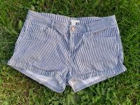 H&M Hot Pants Hotpants Shorts maritim Gr 36 Hessen - Staufenberg Vorschau