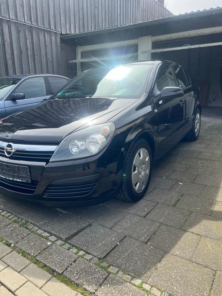 Opel Astra in Grevenbroich