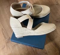 Tom Tailor Sandalen mit Keilabsatz Größe 39 NEU Hessen - Groß-Umstadt Vorschau
