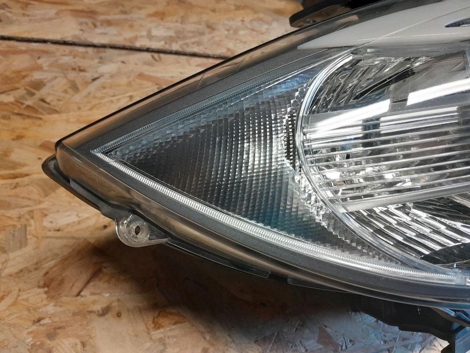 BMW 1er E82 E88 LED Scheinwerfer Bi-Xenonlicht in Wüstenrot