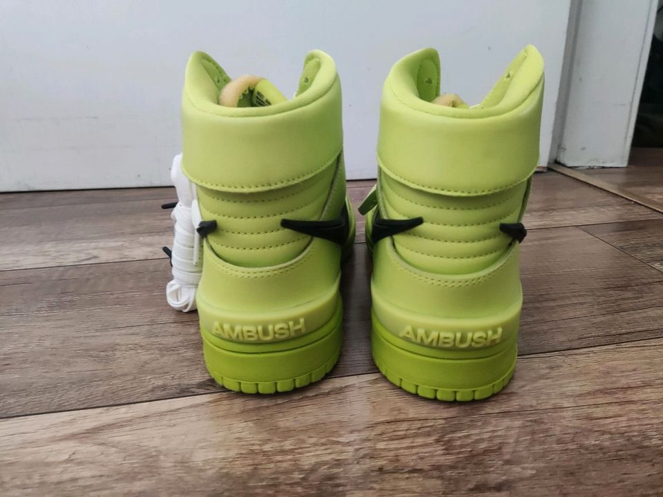 Nike Dunk High Ambush Flash Lime in Berlin