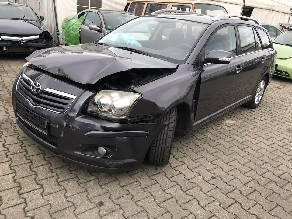 Ersatzteile für Toyota Avensis T25 Gebrauchtteile Schlachtfest in Köln Vogelsang