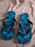 Jungen Flip Flops Sandalen 32 33 blau Hai Fische Zehensandale Bad Nordrhein-Westfalen - Ibbenbüren Vorschau