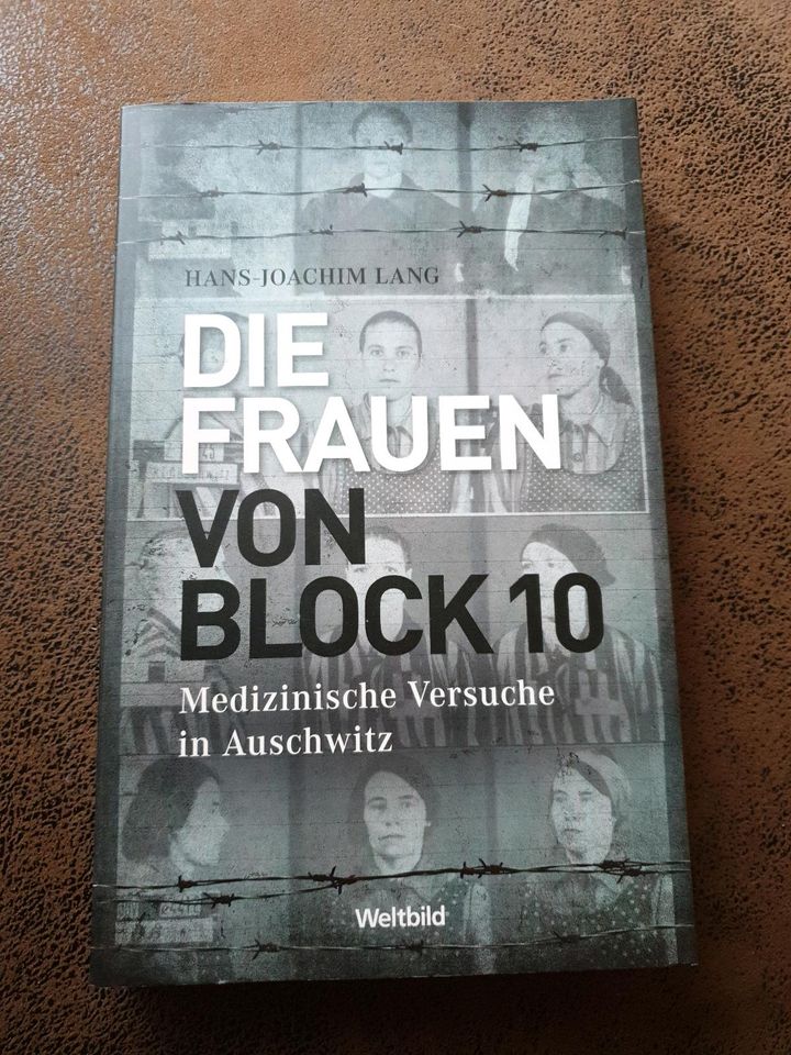 Buch, Frauen von Block 10 in Bisingen