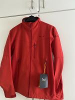 Salewa Freizeit Outdoor Jacke in rot NEU mit Preisschild Größe S Hessen - Hanau Vorschau