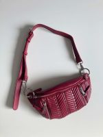 Zara Crossbodybag Bauchtasche rot dunkelrot weinrot Tasche Umhäng Wandsbek - Hamburg Jenfeld Vorschau