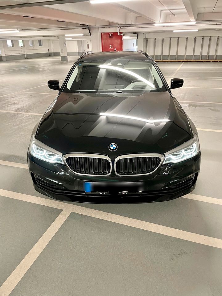 BMW 520 xDrive (G31) Sport Line in Ehingen (Donau)