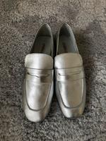 Neue Buffalo Damen Slipper Loafer in Silber aus Leder Baden-Württemberg - Tübingen Vorschau