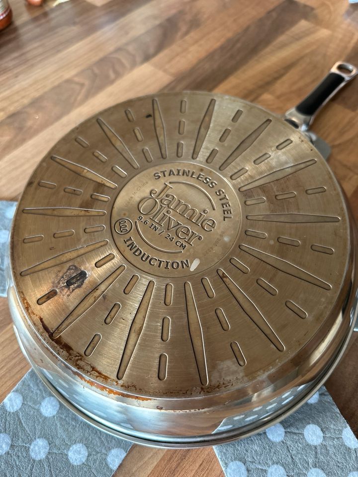 2x Jamie Oliver Tefal Pfanne top Zustand 20+ 24cm Durchmesser in Köln