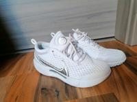 Nike Turnschuhe weiß Gr. 39 Neuwertig Sachsen-Anhalt - Gommern Vorschau