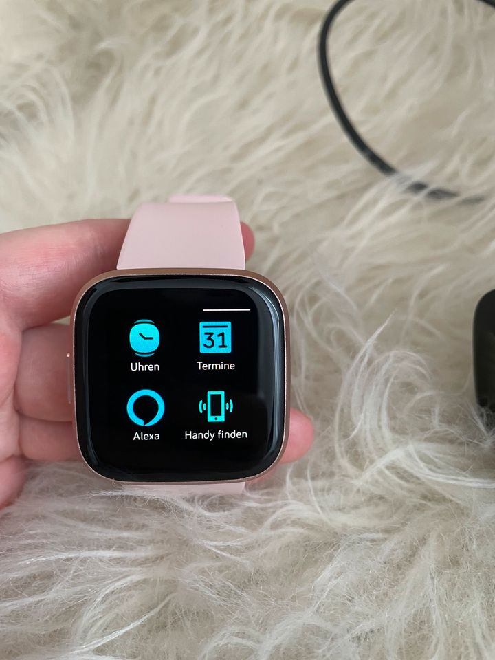 Fitbit Versa 2 Health & Fitness Smartwatch in Vechta