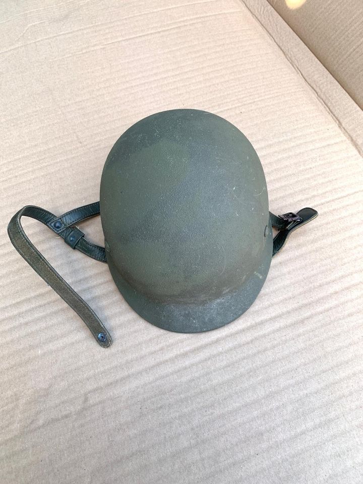 Stahlhelm mit Innenfutter in Hochdorf (Riß)