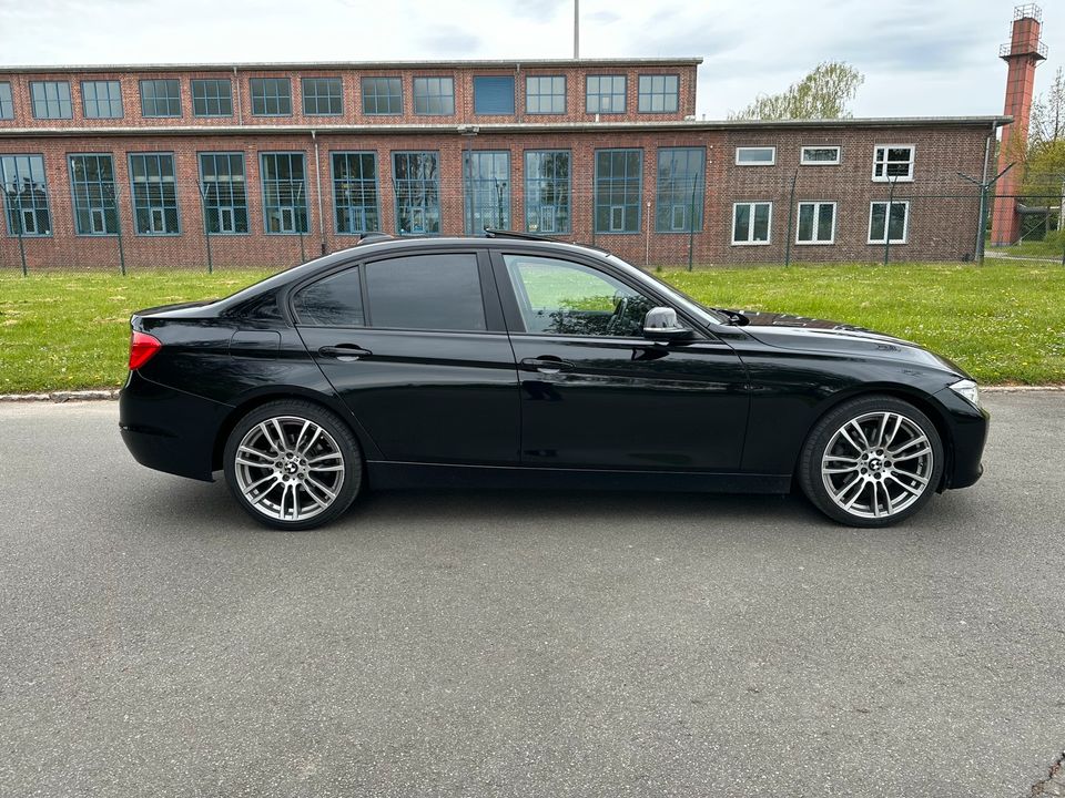 BMW 320d Lim. Automatik/Navi Prof./Schiebdach/Head-Up/Bi-Xenon in Duderstadt