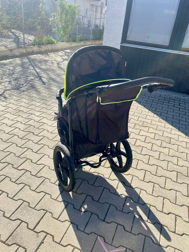 Hauck Kinderwagen Runner mit Regenverdeck inkl. 2 Ersatzschläuche in Stadtbergen