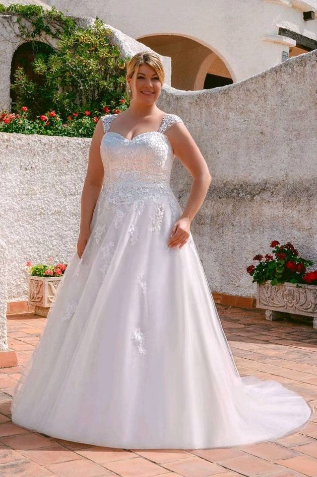 Curvy Brautkleider neu & aus zweiter Hand in 35037 Marburg in Lauterbach (Hessen)