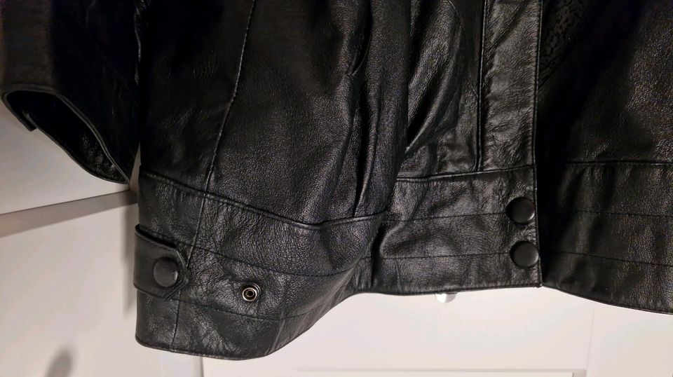 Lederjacke schwarz Größe 50 in Lübeck