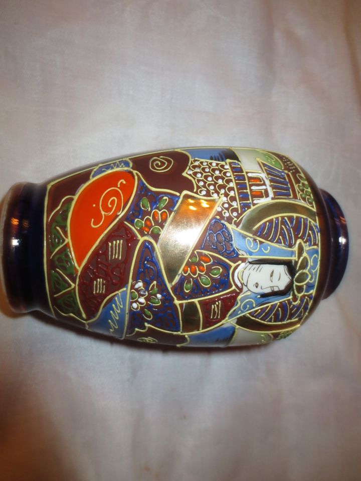 Japanische Blumenvase in Sulzbach